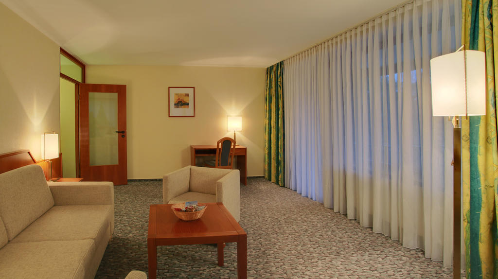 Balladins Superior Hotel Gutsmann Bad Bramstedt Room photo