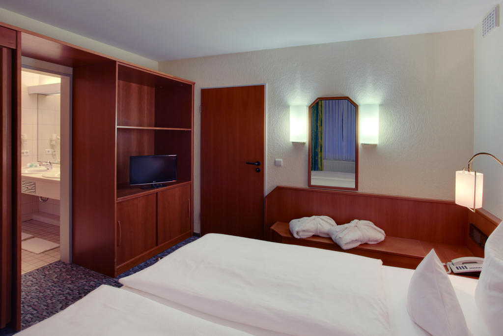 Balladins Superior Hotel Gutsmann Bad Bramstedt Room photo