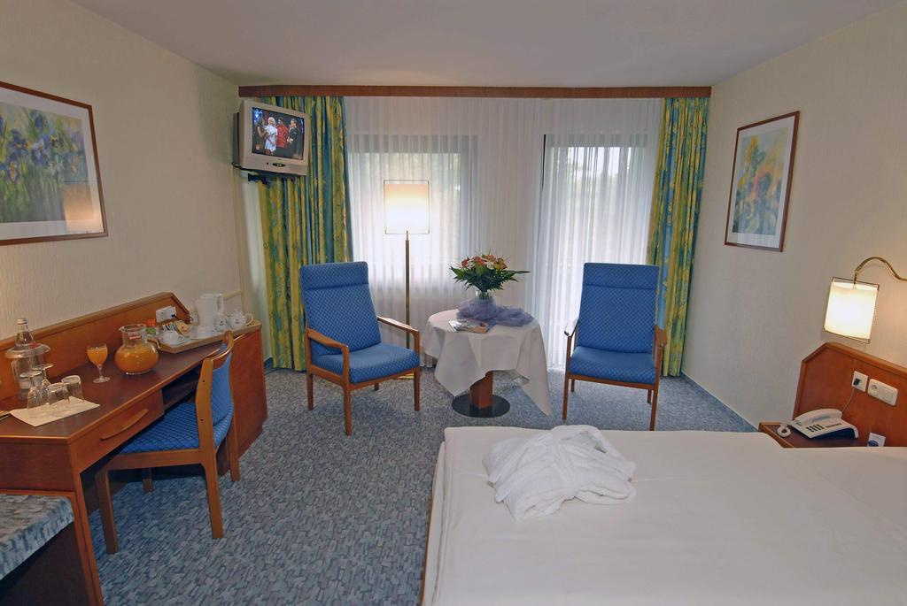 Balladins Superior Hotel Gutsmann Bad Bramstedt Room photo